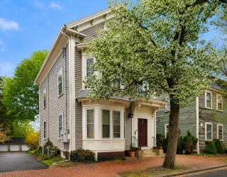 126-1/2 Federal St, Salem, Massachusetts, 4 Bedrooms Bedrooms, 13 Rooms Rooms,3 BathroomsBathrooms,Residential Income,For Sale,Federal St,73516169