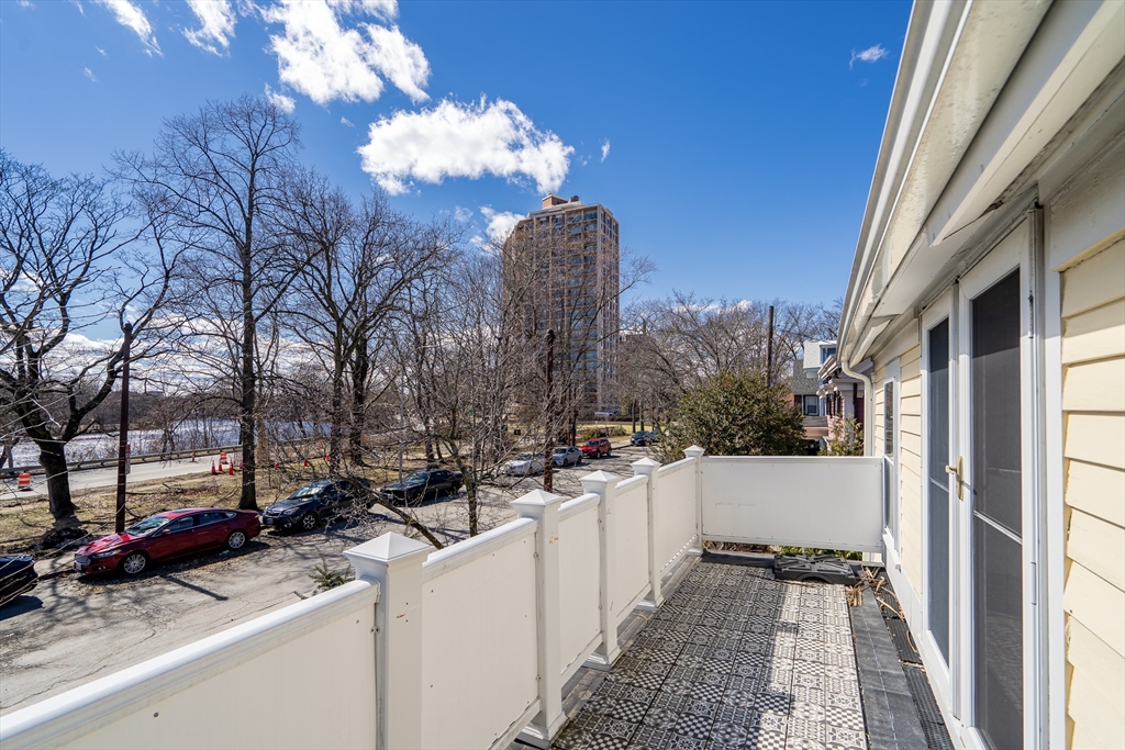 239 Mt Auburn Street, Cambridge, Massachusetts, 2 Bedrooms Bedrooms, 7 Rooms Rooms,2 BathroomsBathrooms,Residential,For Sale,Mt Auburn Street,73516290
