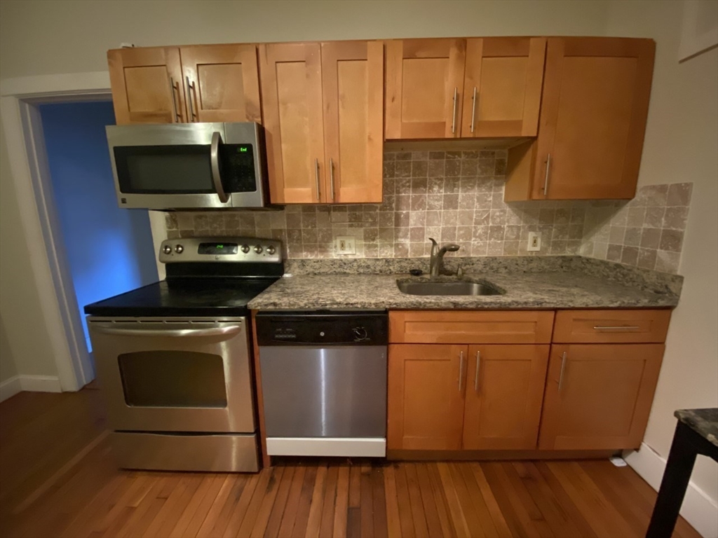 15 Park Vale Ave, Boston, Massachusetts, 3 Bedrooms Bedrooms, 4 Rooms Rooms,1 BathroomBathrooms,Residential Lease,For Rent,Park Vale Ave,73516292