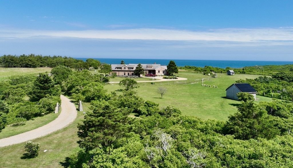18 Spruce Gate Road, Chilmark, Massachusetts, 5 Bedrooms Bedrooms, 9 Rooms Rooms,3.5 BathroomsBathrooms,Residential,For Sale,Spruce Gate Road,73516310