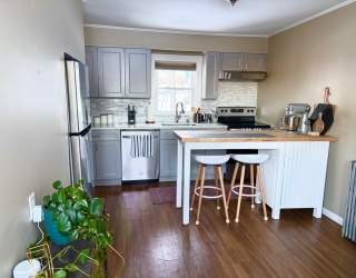 872 Main St., Reading, Massachusetts, 2 Bedrooms Bedrooms, 7 Rooms Rooms,1 BathroomBathrooms,Residential Lease,For Rent,Main St.,73516334
