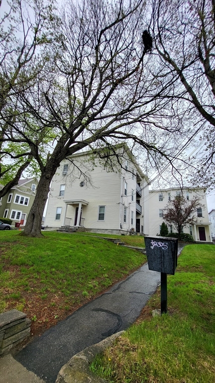 162 Riverside Street, Lowell, Massachusetts, 4 Bedrooms Bedrooms, 6 Rooms Rooms,1 BathroomBathrooms,Residential Lease,For Rent,Riverside Street,73516336