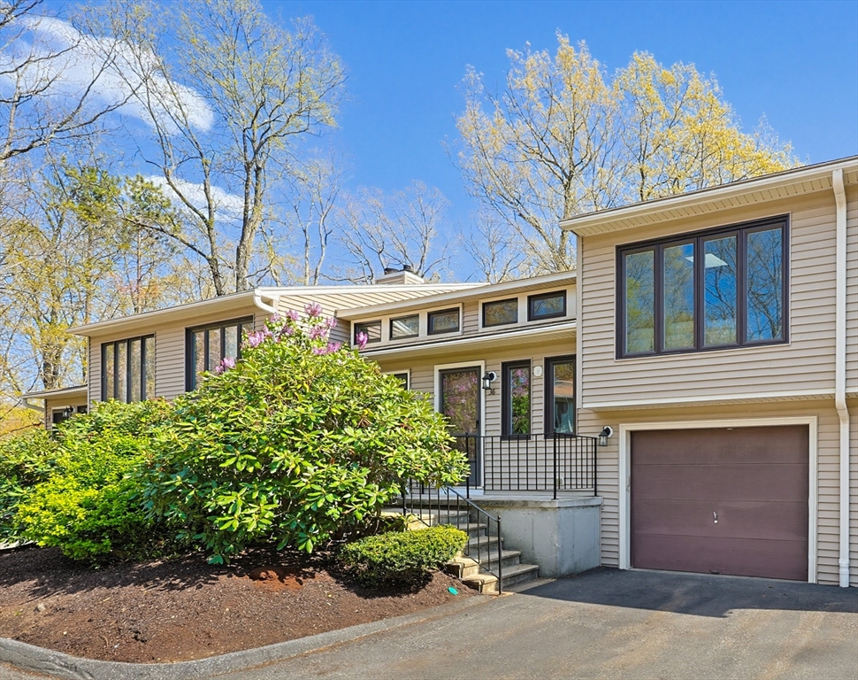 36 Nottingham Rd, Grafton, Massachusetts, 3 Bedrooms Bedrooms, 7 Rooms Rooms,2 BathroomsBathrooms,Residential,For Sale,Nottingham Rd,73516297
