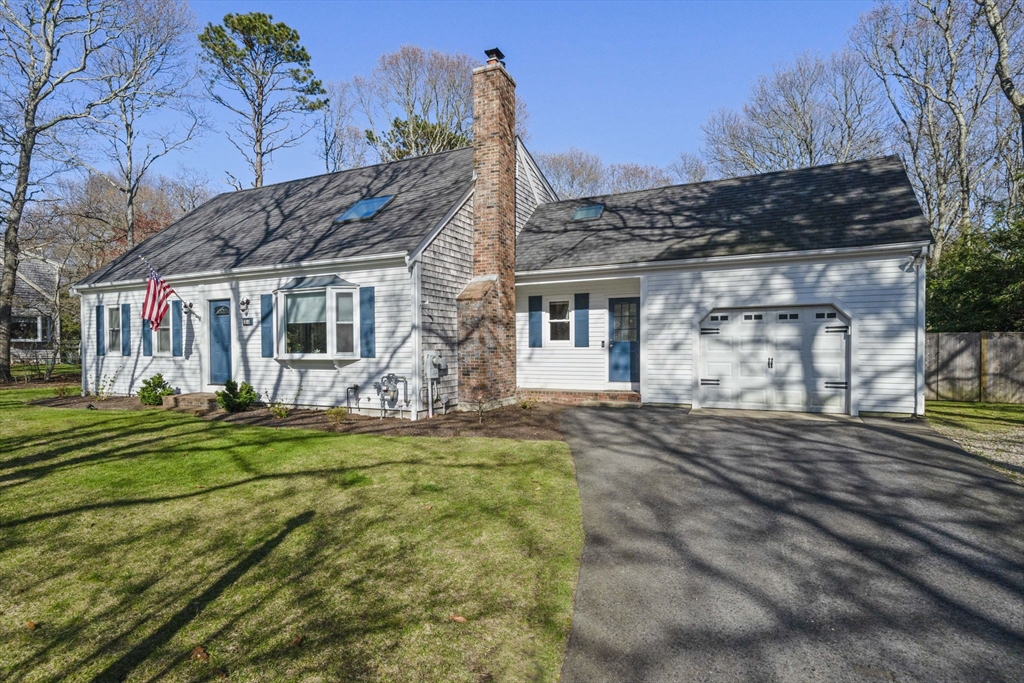 53 Sadys Ln, Falmouth, Massachusetts, 3 Bedrooms Bedrooms, 6 Rooms Rooms,2 BathroomsBathrooms,Residential,For Sale,Sadys Ln,73512517