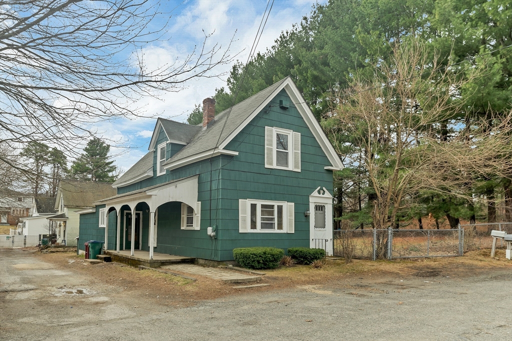 100 West Meadow, Lowell, Massachusetts, 5 Bedrooms Bedrooms, 8 Rooms Rooms,2 BathroomsBathrooms,Residential,For Sale,West Meadow,73495280