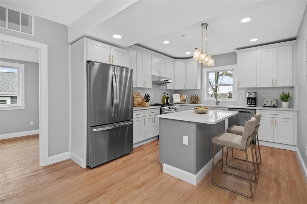 66 Stanley St, Boston, Massachusetts, 3 Bedrooms Bedrooms, 5 Rooms Rooms,2 BathroomsBathrooms,Residential Lease,For Rent,Stanley St,73516412