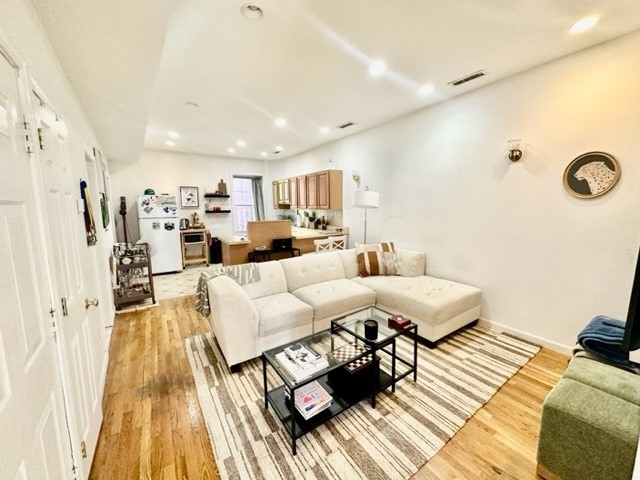 111 Salem, Boston, Massachusetts, 2 Bedrooms Bedrooms, 4 Rooms Rooms,1 BathroomBathrooms,Residential Lease,For Rent,Salem,73516520