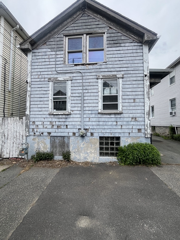 67 Delano St, New Bedford, Massachusetts, 2 Bedrooms Bedrooms, 4 Rooms Rooms,1 BathroomBathrooms,Residential,For Sale,Delano St,73516522
