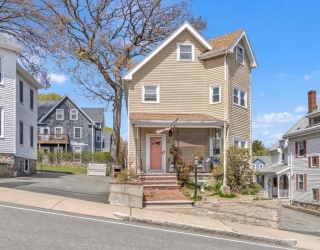 11-13 Horace St, Malden, Massachusetts, 4 Bedrooms Bedrooms, 11 Rooms Rooms,2 BathroomsBathrooms,Residential Income,For Sale,Horace St,73505730