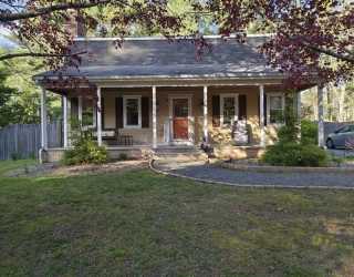 1 Kelly Dr, Freetown, Massachusetts, 4 Bedrooms Bedrooms, 7 Rooms Rooms,2 BathroomsBathrooms,Residential,For Sale,Kelly Dr,73516325