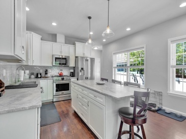 122 Milton St, Dedham, Massachusetts, 3 Bedrooms Bedrooms, 6 Rooms Rooms,2.5 BathroomsBathrooms,Residential,For Sale,Milton St,73516774