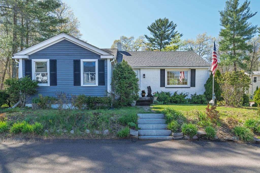 11 Duncan Dr, Norwell, Massachusetts, 3 Bedrooms Bedrooms, 6 Rooms Rooms,2 BathroomsBathrooms,Residential,For Sale,Duncan Dr,73516606