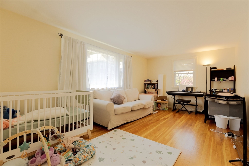 89 Brayton Rd, Boston, Massachusetts, 3 Bedrooms Bedrooms, 7 Rooms Rooms,1 BathroomBathrooms,Residential Lease,For Rent,Brayton Rd,73516548