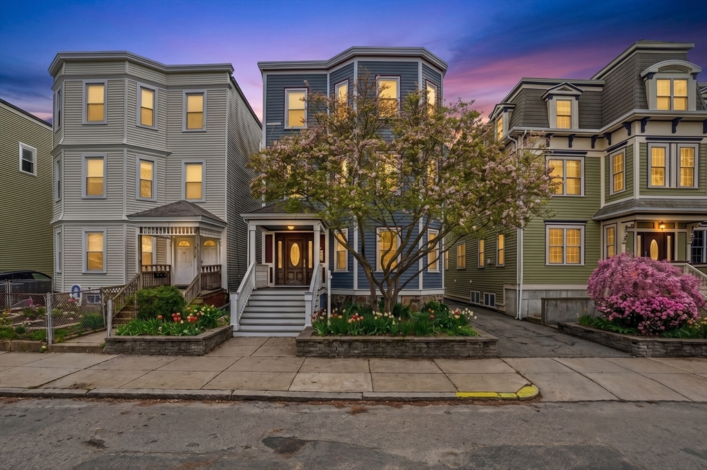5 Mount Vernon St, Boston, Massachusetts, 2 Bedrooms Bedrooms, 5 Rooms Rooms,2 BathroomsBathrooms,Residential,For Sale,Mount Vernon St,73516569
