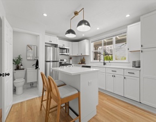 9 Dexter, Boston, Massachusetts, 2 Bedrooms Bedrooms, 5 Rooms Rooms,1.5 BathroomsBathrooms,Residential Lease,For Rent,Dexter,73516420