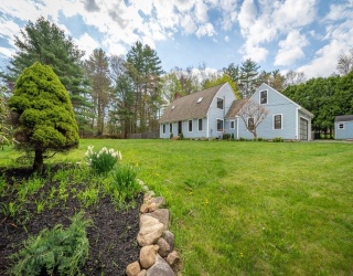 40 Sagamore Street, Hamilton, Massachusetts, 3 Bedrooms Bedrooms, 9 Rooms Rooms,2.5 BathroomsBathrooms,Residential,For Sale,Sagamore Street,73516567