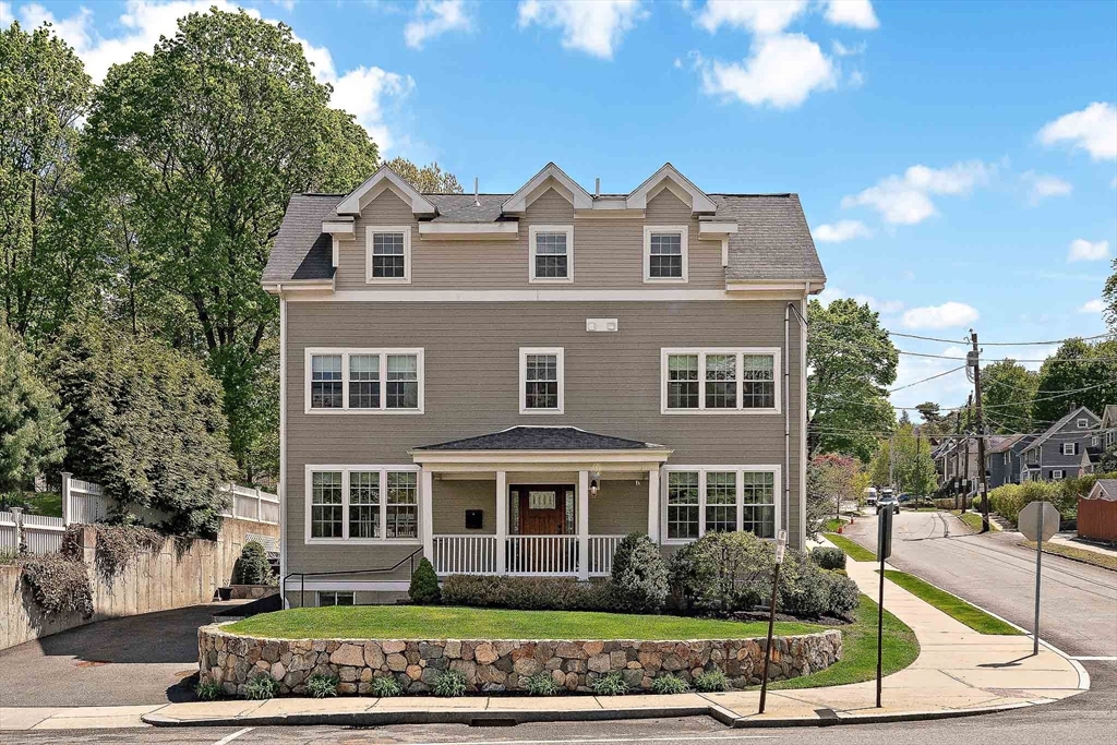 465 Washington St, Winchester, Massachusetts, 4 Bedrooms Bedrooms, 6 Rooms Rooms,2.5 BathroomsBathrooms,Residential,For Sale,Washington St,73516539