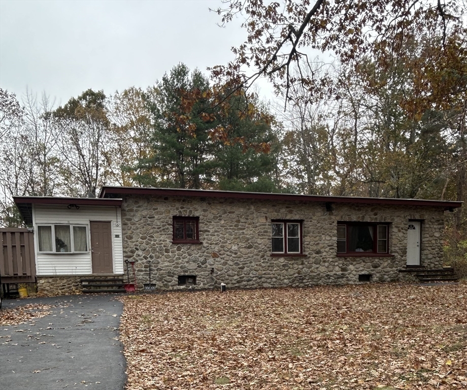 845 Stafford St, Leicester, Massachusetts, 3 Bedrooms Bedrooms, 7 Rooms Rooms,1 BathroomBathrooms,Residential,For Sale,Stafford St,73477173
