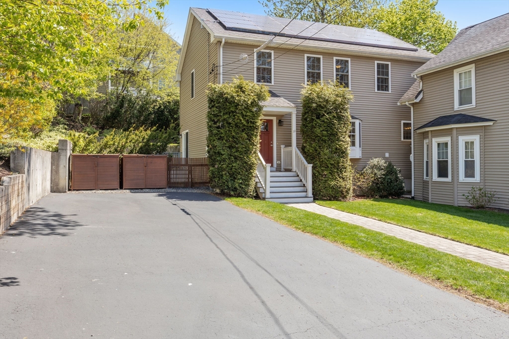 11 Hersom St., Watertown, Massachusetts, 3 Bedrooms Bedrooms, 6 Rooms Rooms,2.5 BathroomsBathrooms,Residential,For Sale,Hersom St.,73516403
