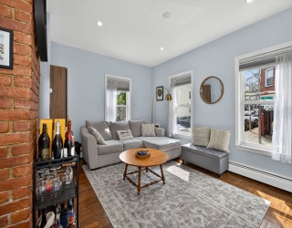 112 H St, Boston, Massachusetts, 1 Bedroom Bedrooms, 3 Rooms Rooms,1 BathroomBathrooms,Residential Lease,For Rent,H St,73516433