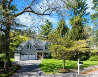 63-A Centre St, Dover, Massachusetts, 3 Bedrooms Bedrooms, 7 Rooms Rooms,2.5 BathroomsBathrooms,Residential,For Sale,Centre St,73516574