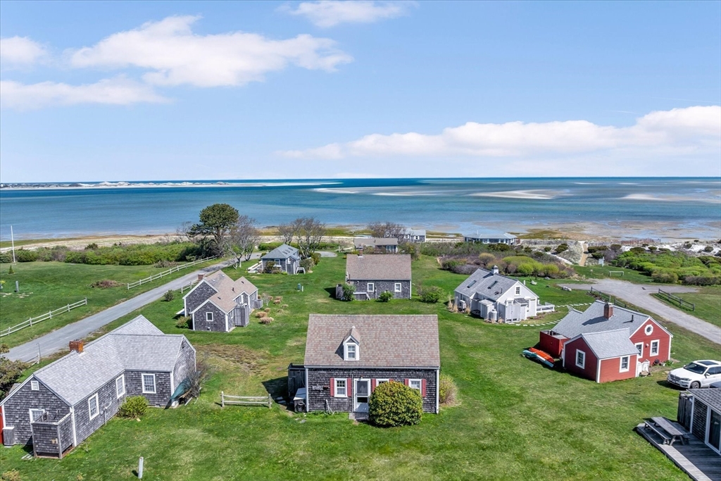 12 Vanduzer Rd, Barnstable, Massachusetts, 3 Bedrooms Bedrooms, 5 Rooms Rooms,1.5 BathroomsBathrooms,Residential,For Sale,Vanduzer Rd,73516551