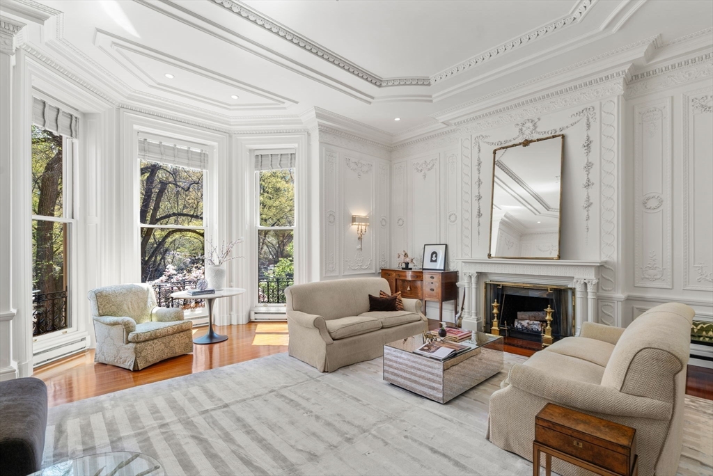 183 Commonwealth Avenue, Boston, Massachusetts, 3 Bedrooms Bedrooms, 5 Rooms Rooms,2.5 BathroomsBathrooms,Residential,For Sale,Commonwealth Avenue,73516444