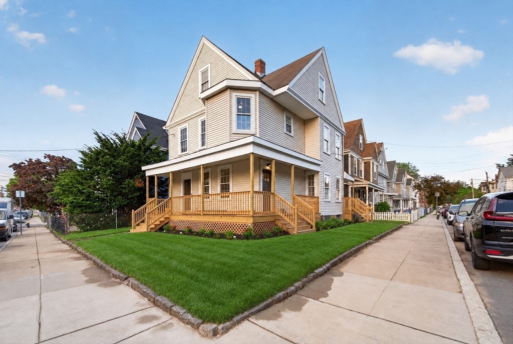 32 Cushman Road, Boston, Massachusetts, 7 Bedrooms Bedrooms, 11 Rooms Rooms,3 BathroomsBathrooms,Residential Income,For Sale,Cushman Road,73516319