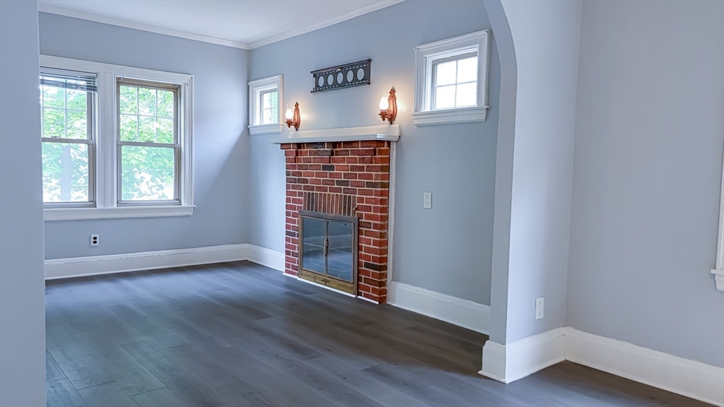 56 Raddin Grove Ave, Lynn, Massachusetts, 6 Bedrooms Bedrooms, 10 Rooms Rooms,2 BathroomsBathrooms,Residential,For Sale,Raddin Grove Ave,73516480