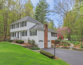 118 Lawrence St, Pepperell, Massachusetts, 4 Bedrooms Bedrooms, 8 Rooms Rooms,2.5 BathroomsBathrooms,Residential,For Sale,Lawrence St,73516487