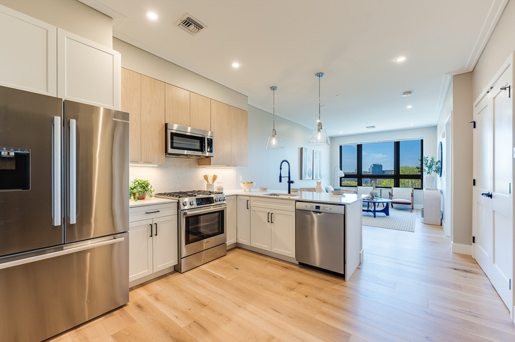 70 Leo Birmingham Pkwy, Boston, Massachusetts, 1 Bedroom Bedrooms, 4 Rooms Rooms,1 BathroomBathrooms,Residential,For Sale,Leo Birmingham Pkwy,73516645