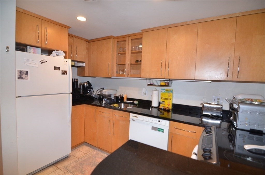 683 Massachusetts Ave, Boston, Massachusetts, 2 Bedrooms Bedrooms, 2 Rooms Rooms,1 BathroomBathrooms,Residential Lease,For Rent,Massachusetts Ave,73516491