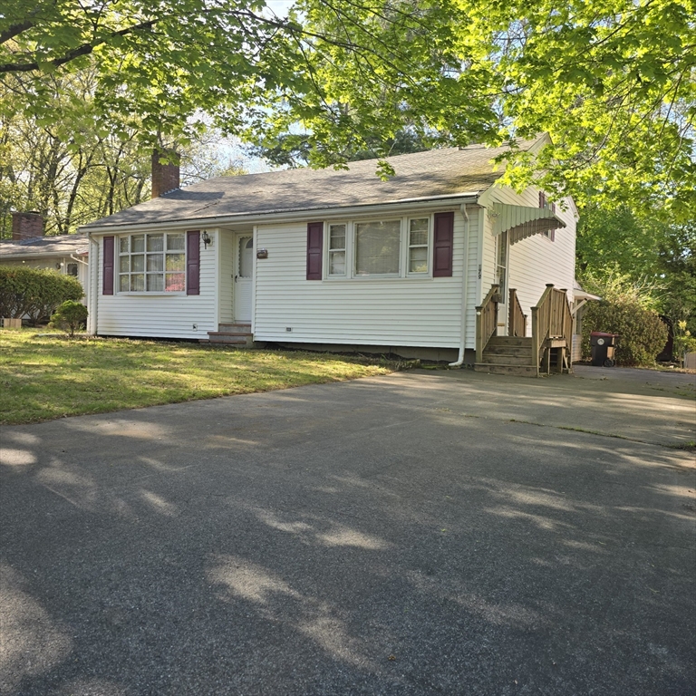 179 Bellevue Ave, Brockton, Massachusetts, 3 Bedrooms Bedrooms, 7 Rooms Rooms,1.5 BathroomsBathrooms,Residential,For Sale,Bellevue Ave,73516658