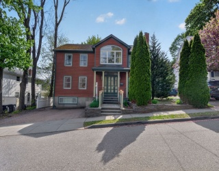 8 Hawthorne St, Watertown, Massachusetts, 4 Bedrooms Bedrooms, 11 Rooms Rooms,4 BathroomsBathrooms,Residential,For Sale,Hawthorne St,73516661