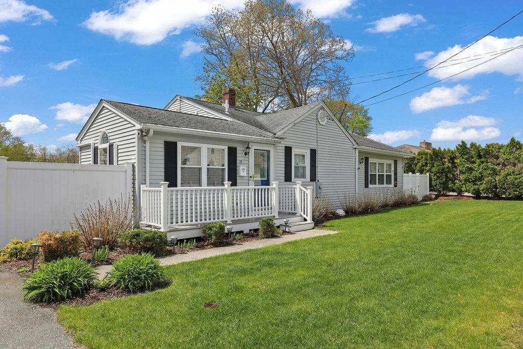 34 Harbeck St, Acushnet, Massachusetts, 3 Bedrooms Bedrooms, 6 Rooms Rooms,2 BathroomsBathrooms,Residential,For Sale,Harbeck St,73516448