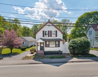 90 Manning Street, Hudson, Massachusetts, 3 Bedrooms Bedrooms, 6 Rooms Rooms,1 BathroomBathrooms,Residential,For Sale,Manning Street,73516401