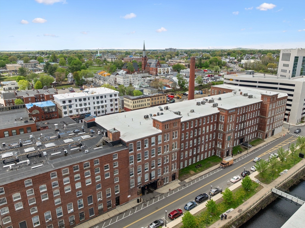 240 Jackson St, Lowell, Massachusetts, 2 Bedrooms Bedrooms, 5 Rooms Rooms,1.5 BathroomsBathrooms,Residential,For Sale,Jackson St,73516677