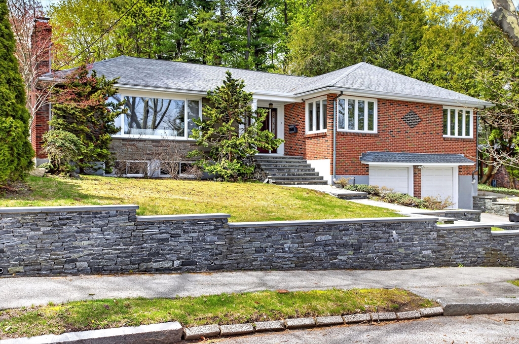 76 Goodnough Rd, Brookline, Massachusetts, 4 Bedrooms Bedrooms, 10 Rooms Rooms,3 BathroomsBathrooms,Residential,For Sale,Goodnough Rd,73516671
