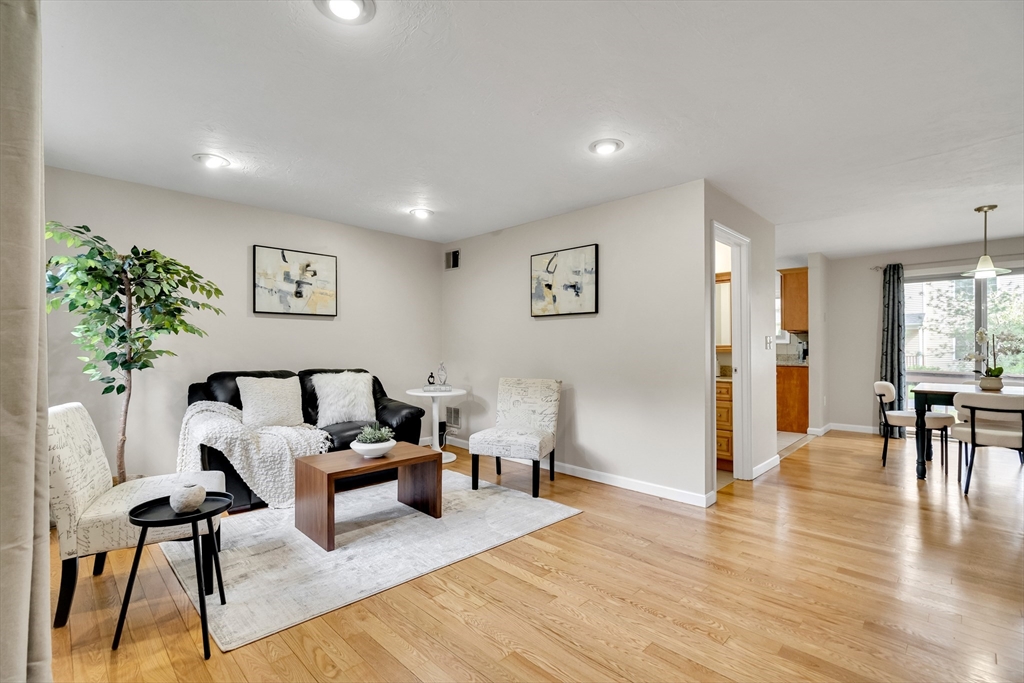11 Beth Cir, Acton, Massachusetts, 2 Bedrooms Bedrooms, 6 Rooms Rooms,1.5 BathroomsBathrooms,Residential,For Sale,Beth Cir,73516680