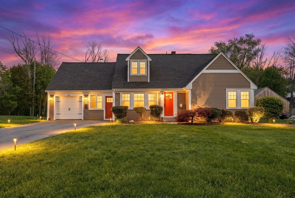 254 N Central St, East Bridgewater, Massachusetts, 3 Bedrooms Bedrooms, 7 Rooms Rooms,2 BathroomsBathrooms,Residential,For Sale,N Central St,73516684