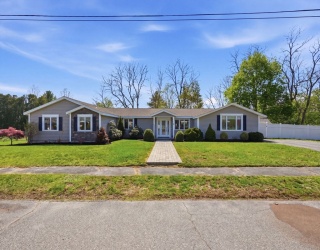 8 Lisa Rd, Peabody, Massachusetts, 5 Bedrooms Bedrooms, 8 Rooms Rooms,2 BathroomsBathrooms,Residential,For Sale,Lisa Rd,73516624