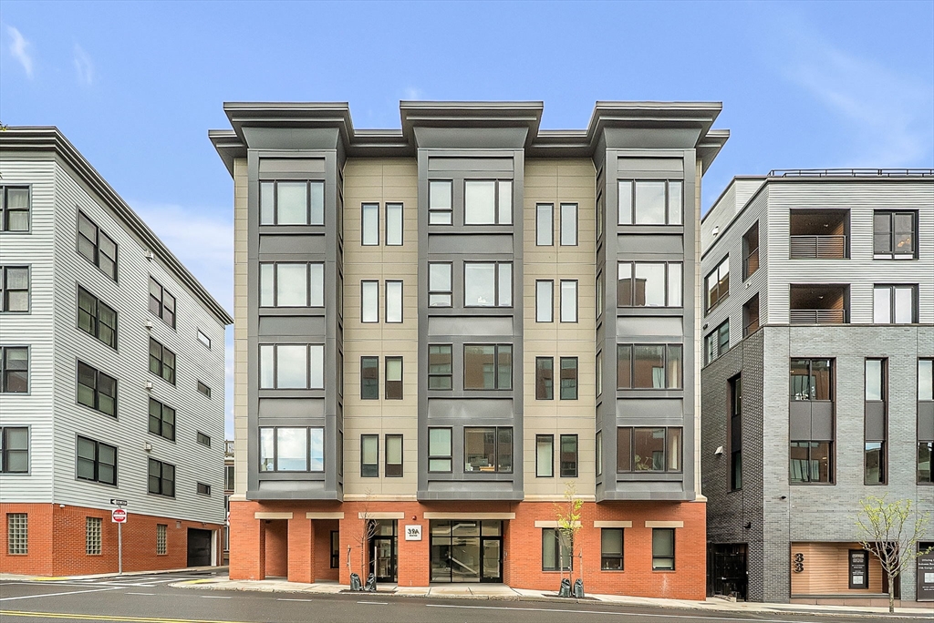 39 A, Boston, Massachusetts, 2 Bedrooms Bedrooms, 5 Rooms Rooms,2 BathroomsBathrooms,Residential,For Sale,A,73516693