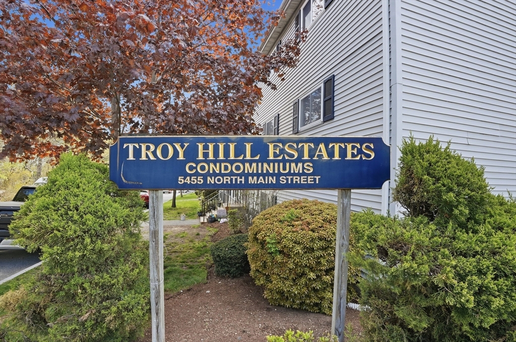 5455 North Main Street, Fall River, Massachusetts, 2 Bedrooms Bedrooms, 5 Rooms Rooms,1 BathroomBathrooms,Residential,For Sale,North Main Street,73516689