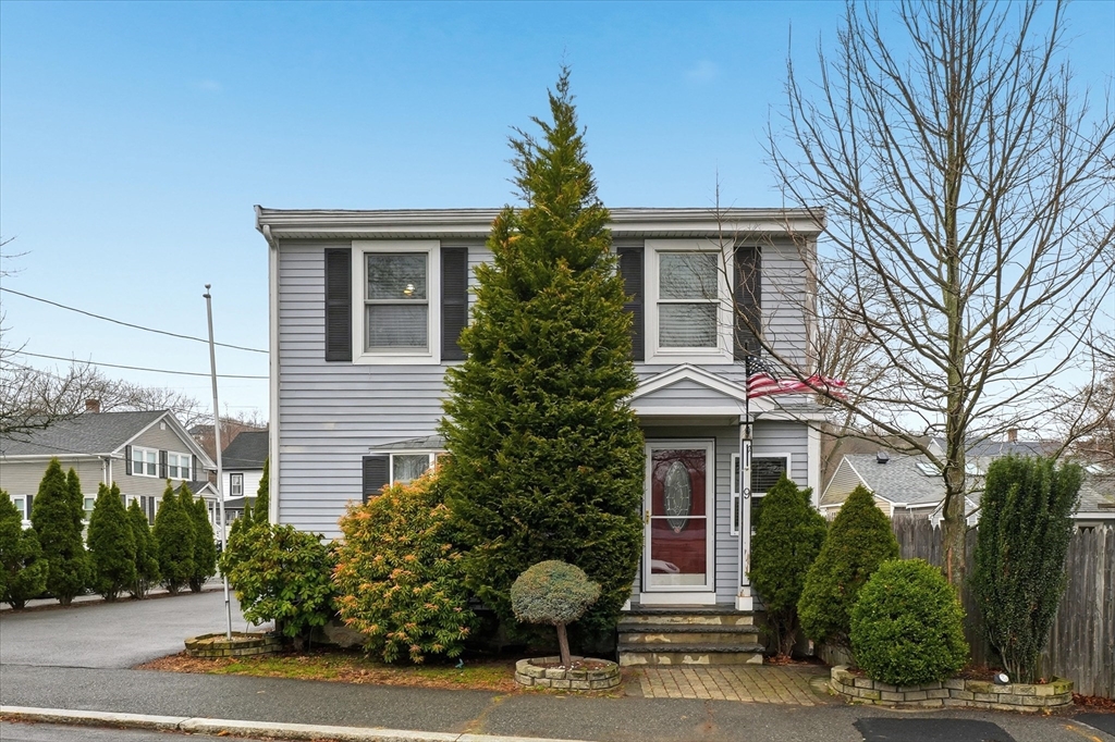 9 Saunders Road, Lynn, Massachusetts, 3 Bedrooms Bedrooms, 6 Rooms Rooms,1.5 BathroomsBathrooms,Residential,For Sale,Saunders Road,73516719
