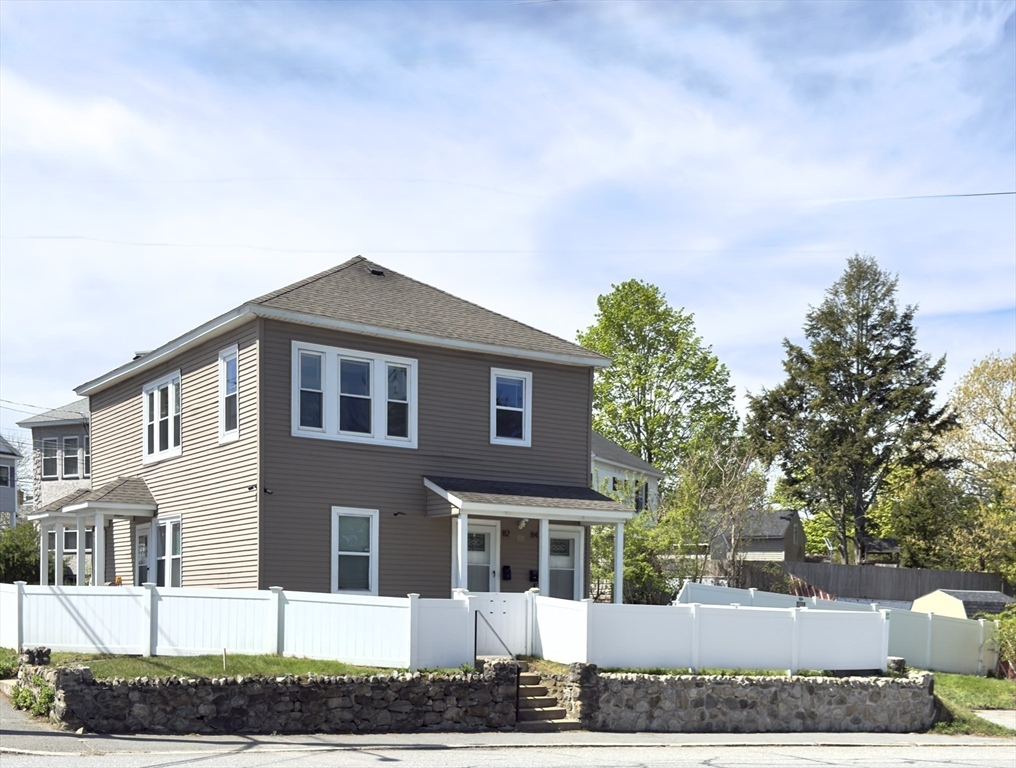 82-84 Haverhill Street, Methuen, Massachusetts, 5 Bedrooms Bedrooms, 9 Rooms Rooms,2 BathroomsBathrooms,Residential Income,For Sale,Haverhill Street,73516655