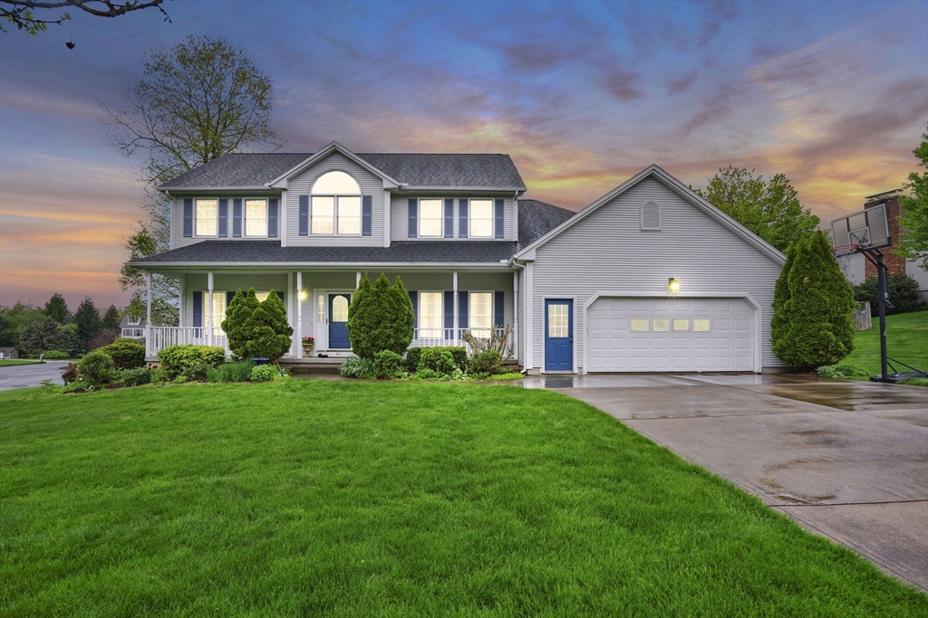 46 Gloria Drive, Westfield, Massachusetts, 4 Bedrooms Bedrooms, 8 Rooms Rooms,3.5 BathroomsBathrooms,Residential,For Sale,Gloria Drive,73512087
