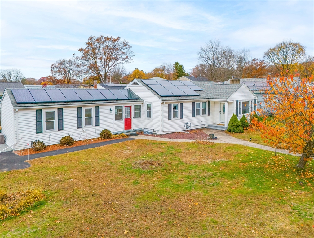 35 Woodbine Street, Attleboro, Massachusetts, 3 Bedrooms Bedrooms, 9 Rooms Rooms,2 BathroomsBathrooms,Residential,For Sale,Woodbine Street,73516657