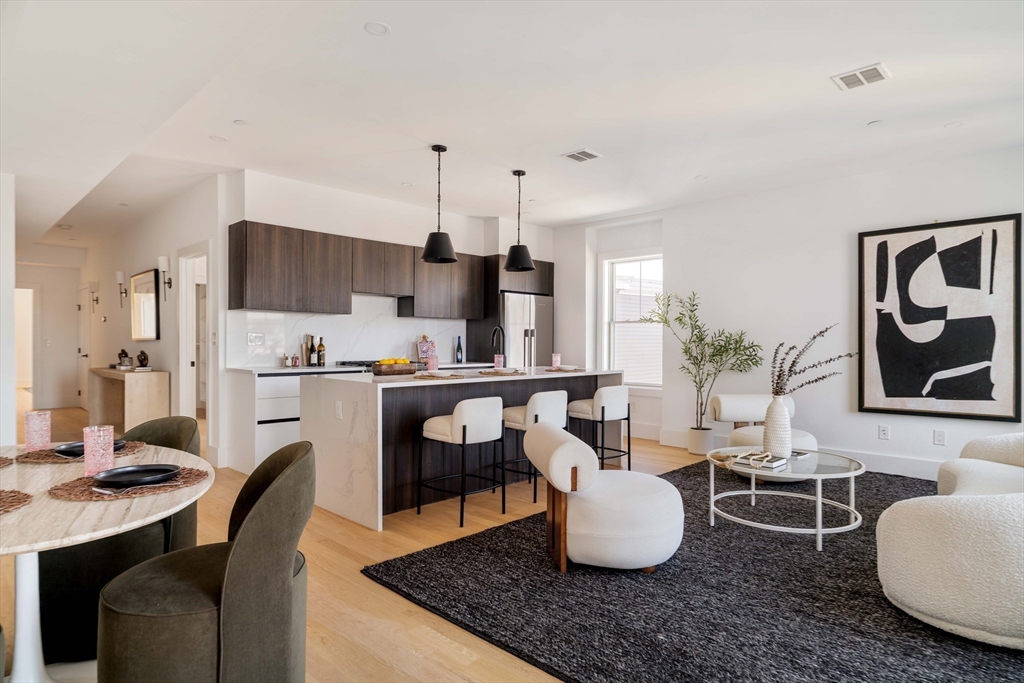 30-32 Condor St, Boston, Massachusetts, 2 Bedrooms Bedrooms, 4 Rooms Rooms,2.5 BathroomsBathrooms,Residential,For Sale,Condor St,73516602