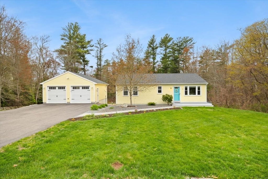 120 County St, Lakeville, Massachusetts, 2 Bedrooms Bedrooms, 5 Rooms Rooms,1 BathroomBathrooms,Residential,For Sale,County St,73510558