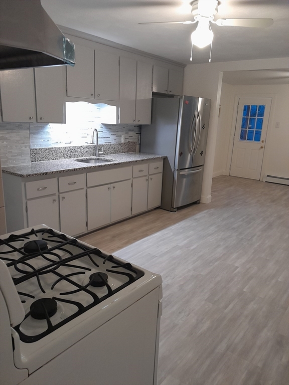 206 Paris St, Boston, Massachusetts, 3 Bedrooms Bedrooms, 4 Rooms Rooms,1 BathroomBathrooms,Residential Lease,For Rent,Paris St,73516784